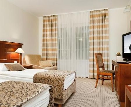 Hotel Cateski Dvorec Чатеж-об-Саві Екстер'єр фото